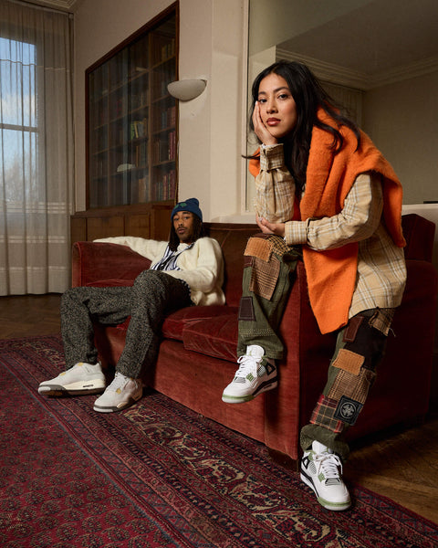 Air Jordan 4 Retro ”Oil Green” & “Photo Dust & Pale Vanilla”