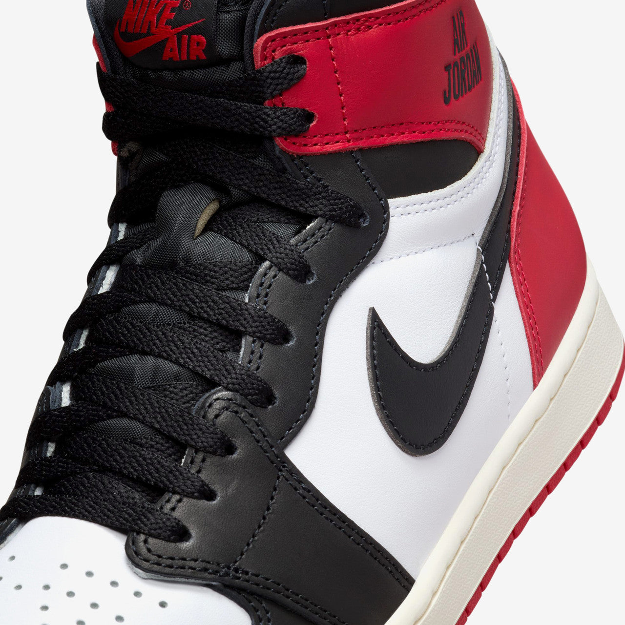 Air Jordan 1 Retro High OG | DZ5485-106