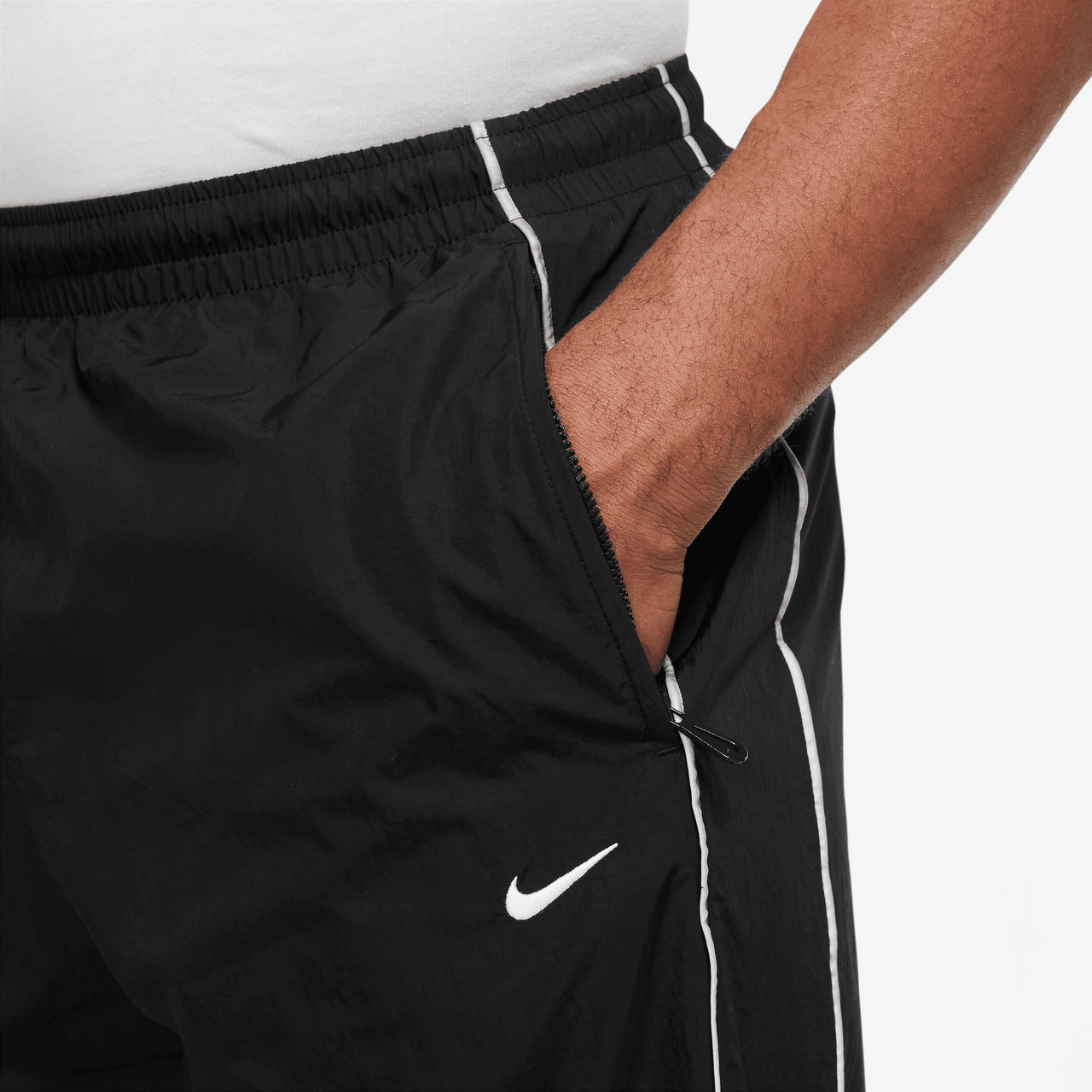 Solo Swoosh Track Pant | FB8620-010