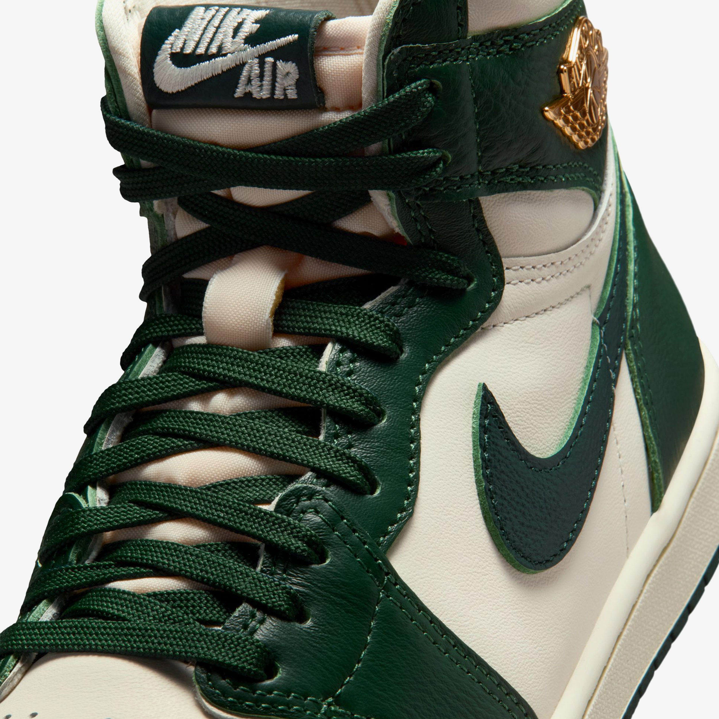 Wmns Air Jordan 1 Retro High OG