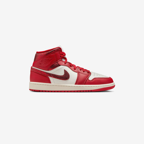 Wmns Air Jordan 1 Mid SE