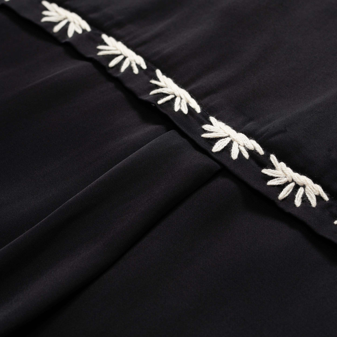 Palm Stitch Long Sleeve Button Up | HTG240330-BLA