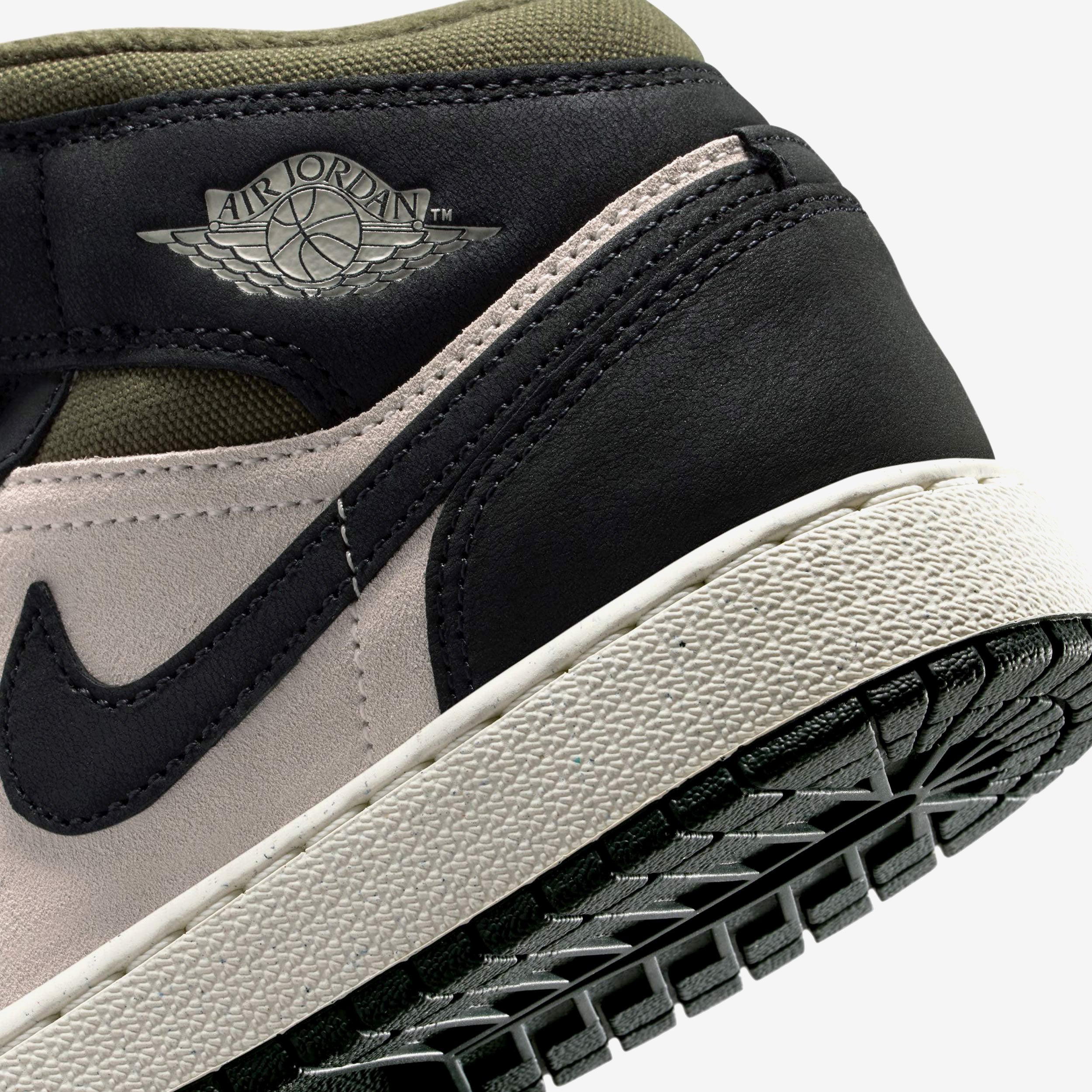 Air Jordan 1 Mid SE (GS)