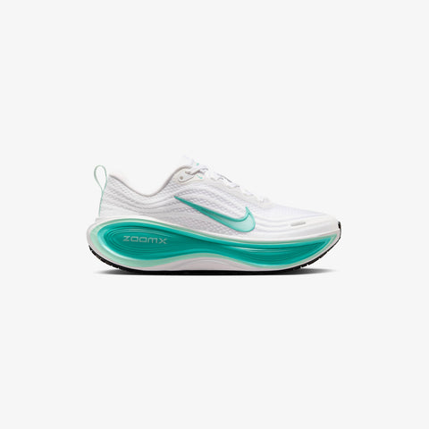 Wmns Vomero Plus