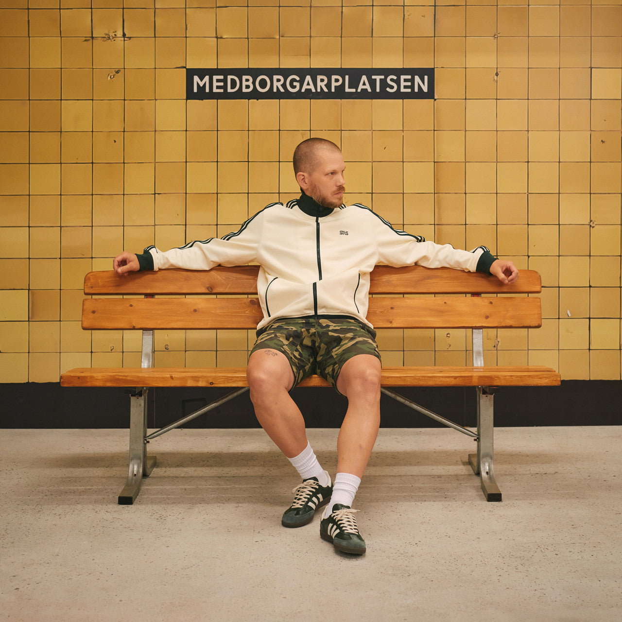 Track Top x SNS | IZ3138