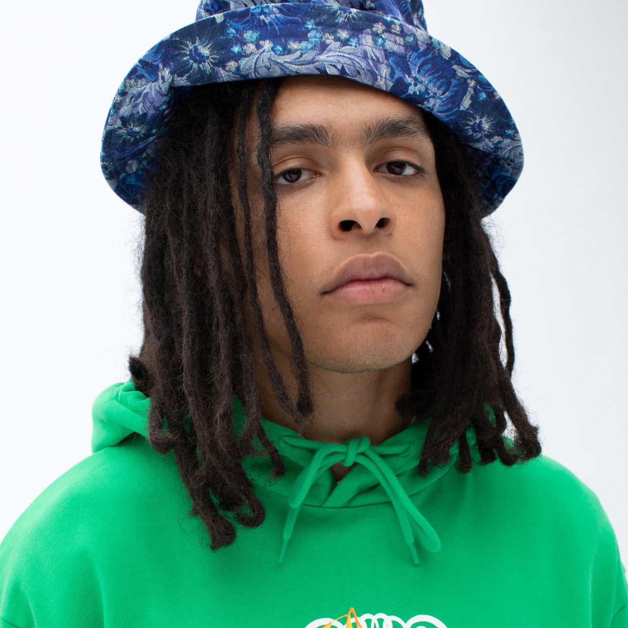 World Resort Hoodie | SNS-1288-3800