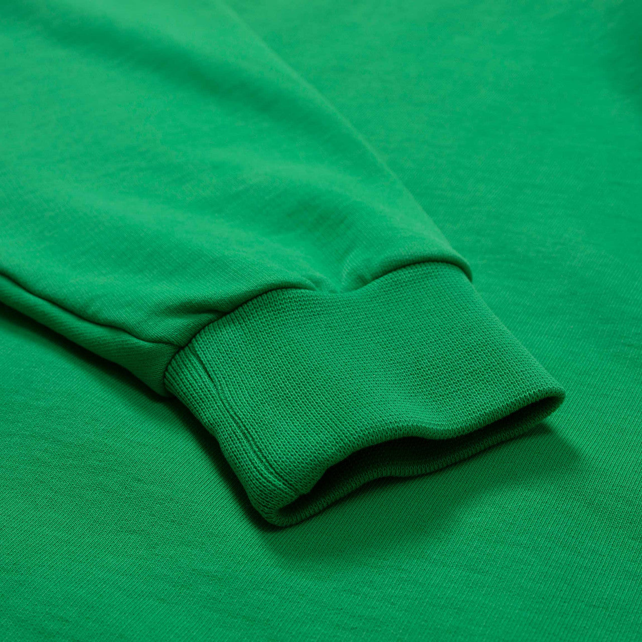 World Resort Hoodie | SNS-1288-3800