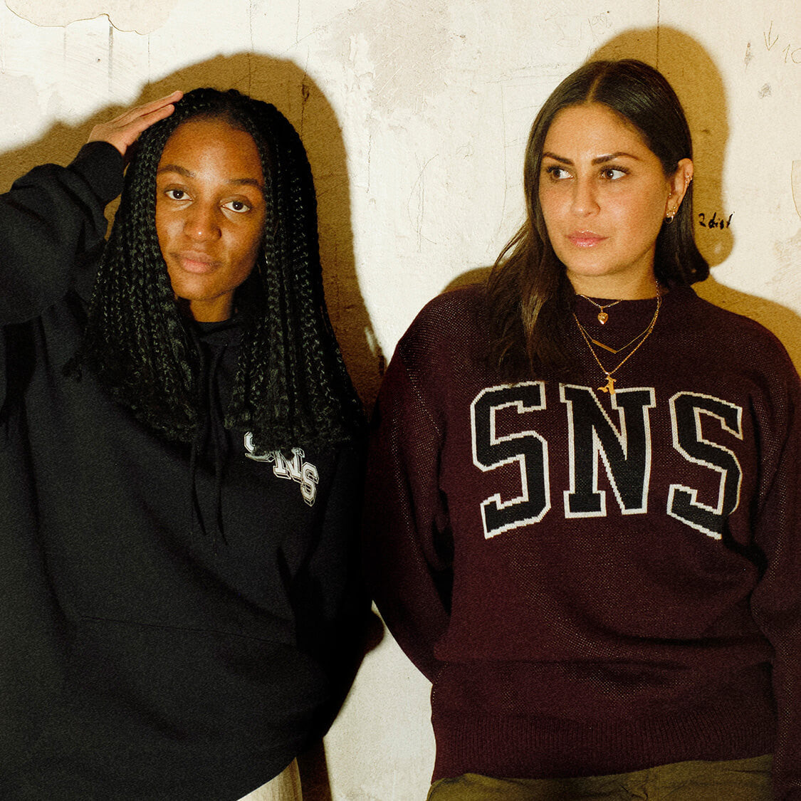 Collegiate Logo Hoodie | SNS-120001