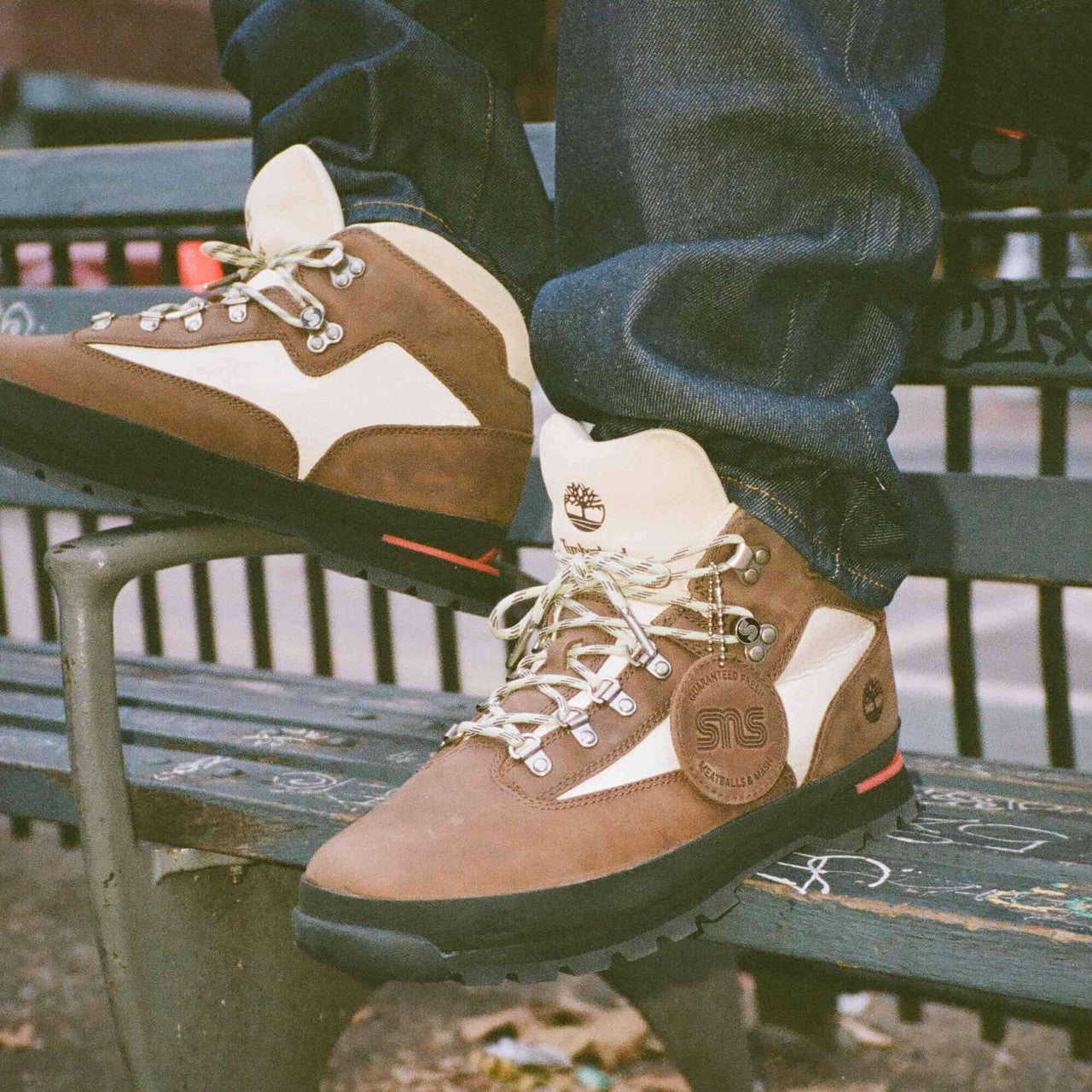 Euro Hiker x SNS | TB0A6F4DW01