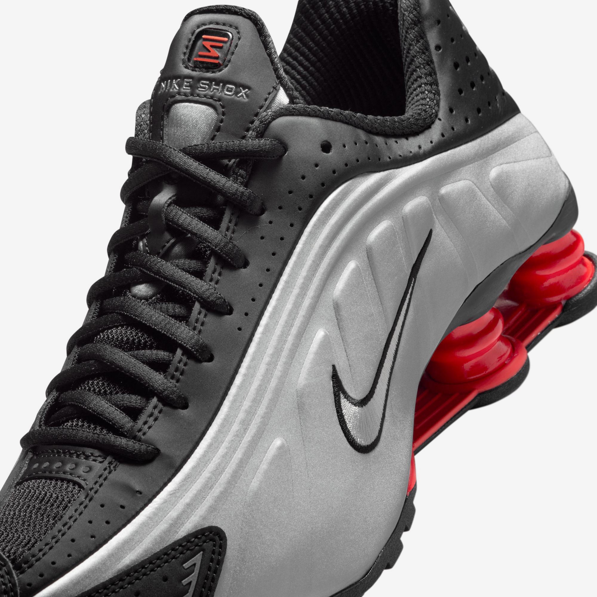 Wmns Shox R4