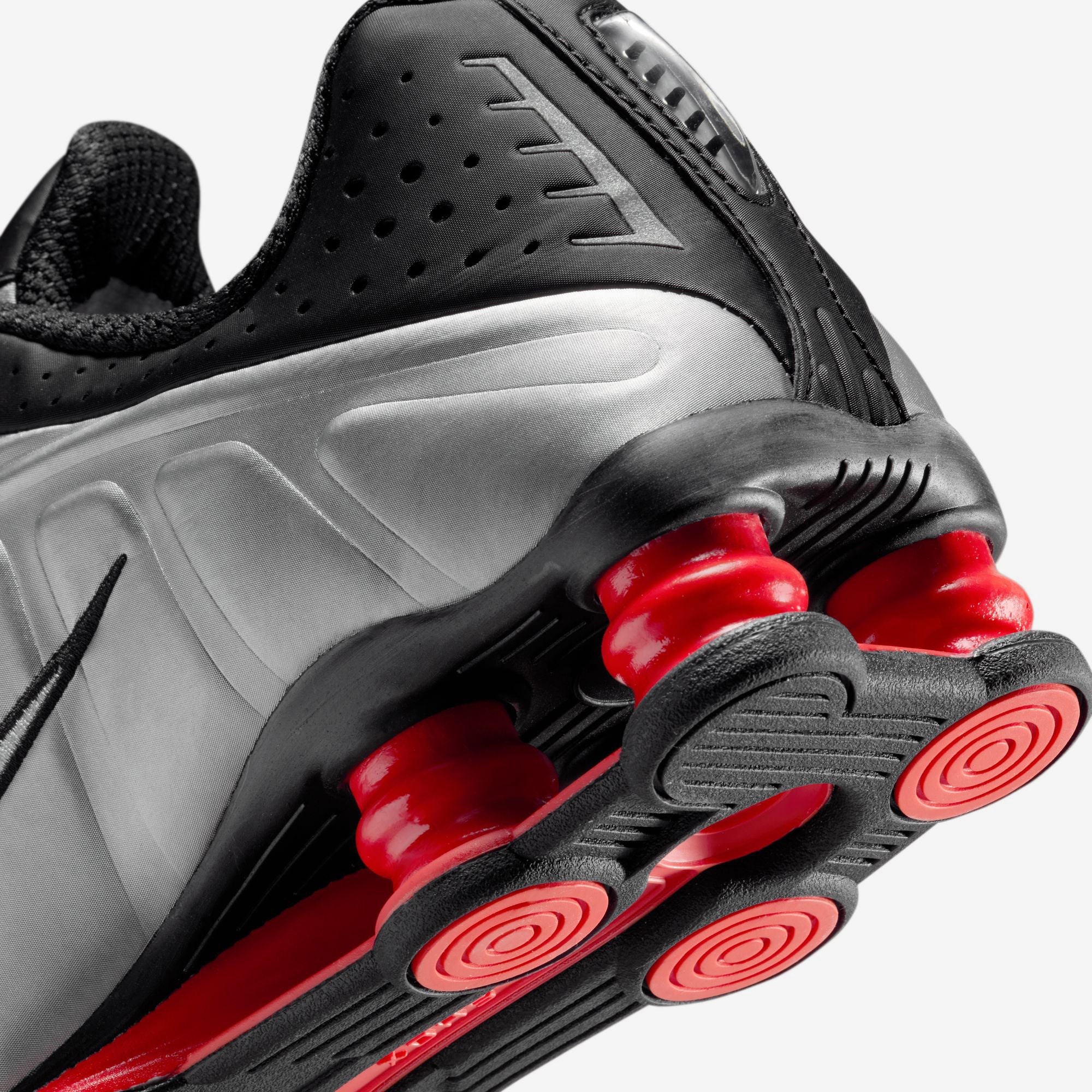 Wmns Shox R4