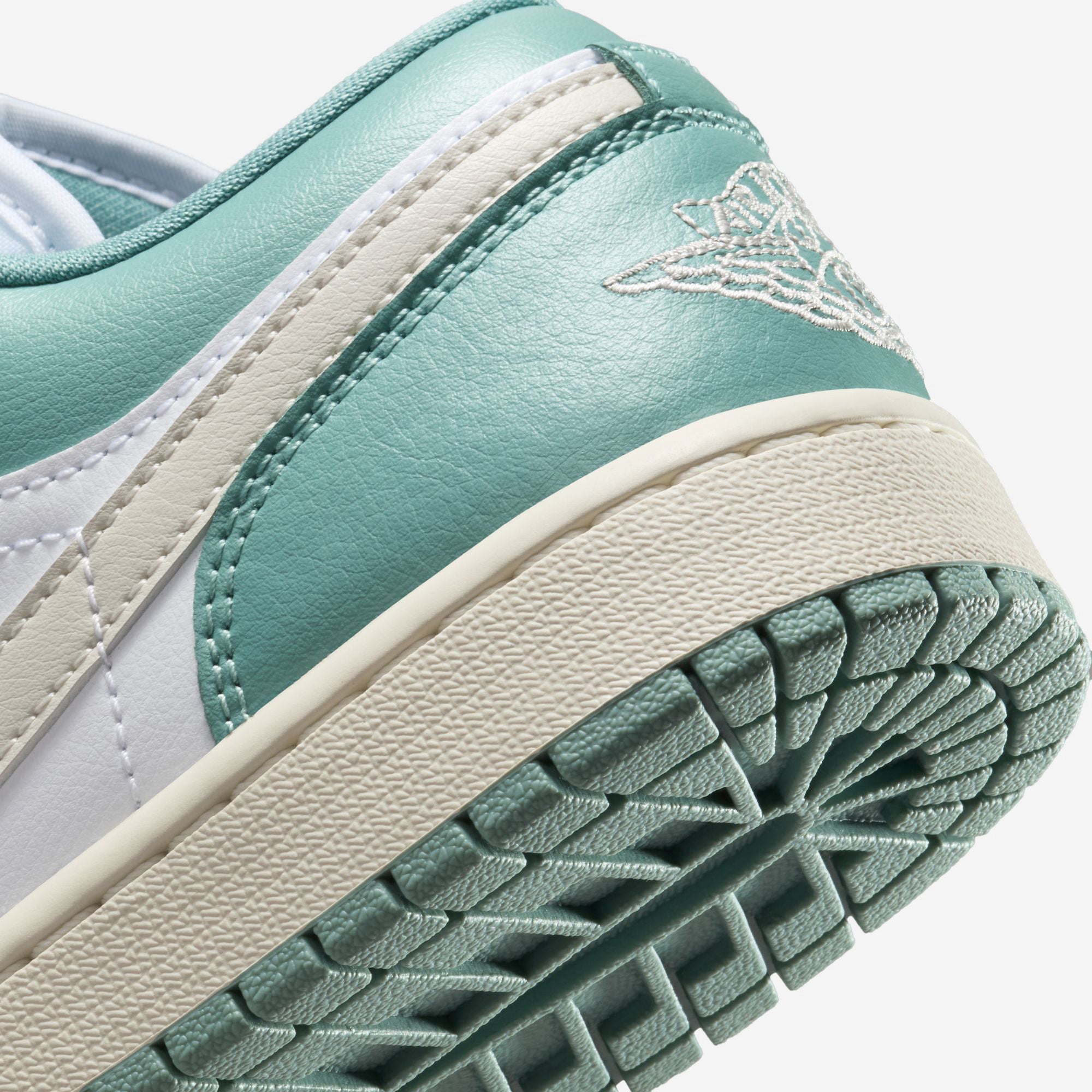 Wmns Air Jordan 1 Low