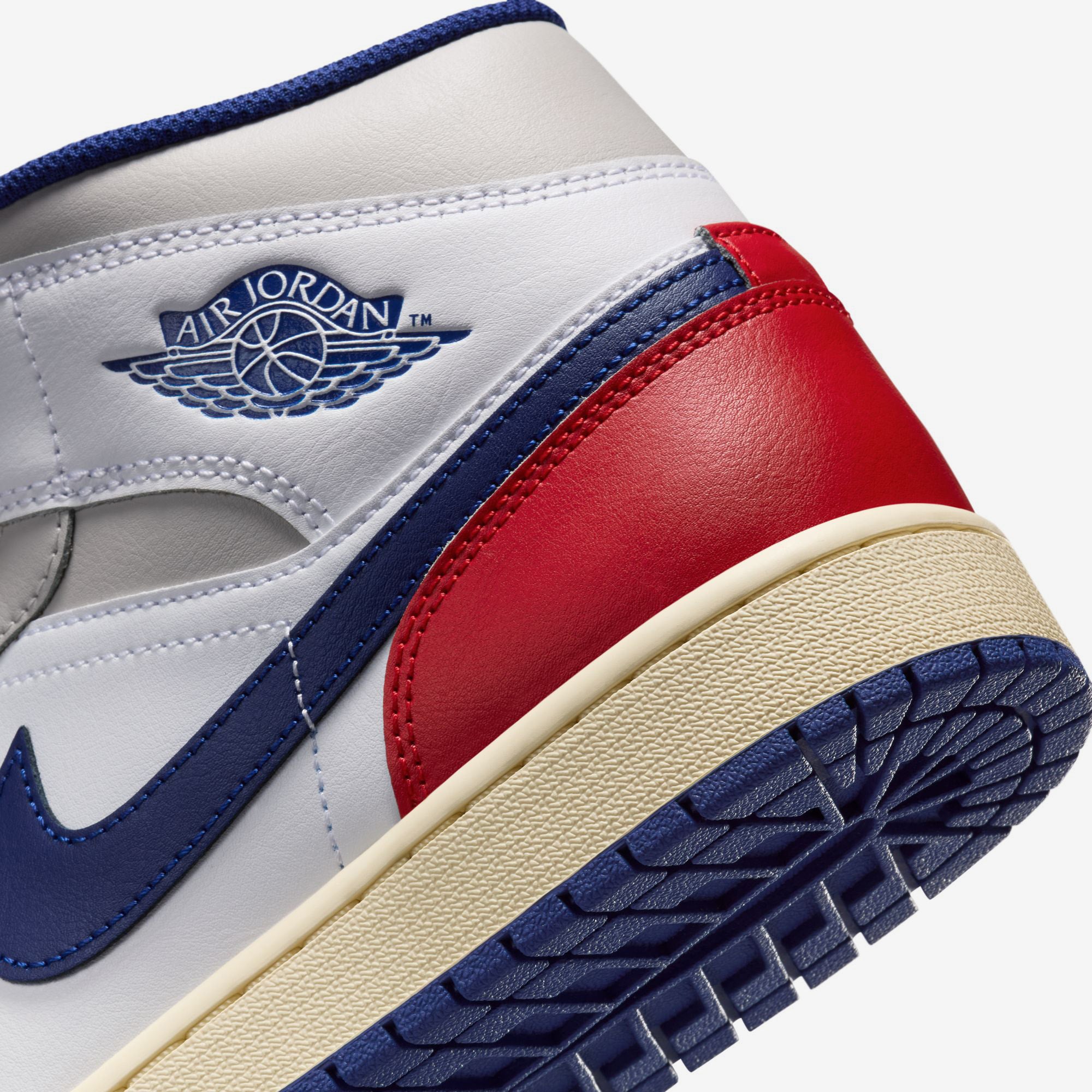 Air Jordan 1 Mid