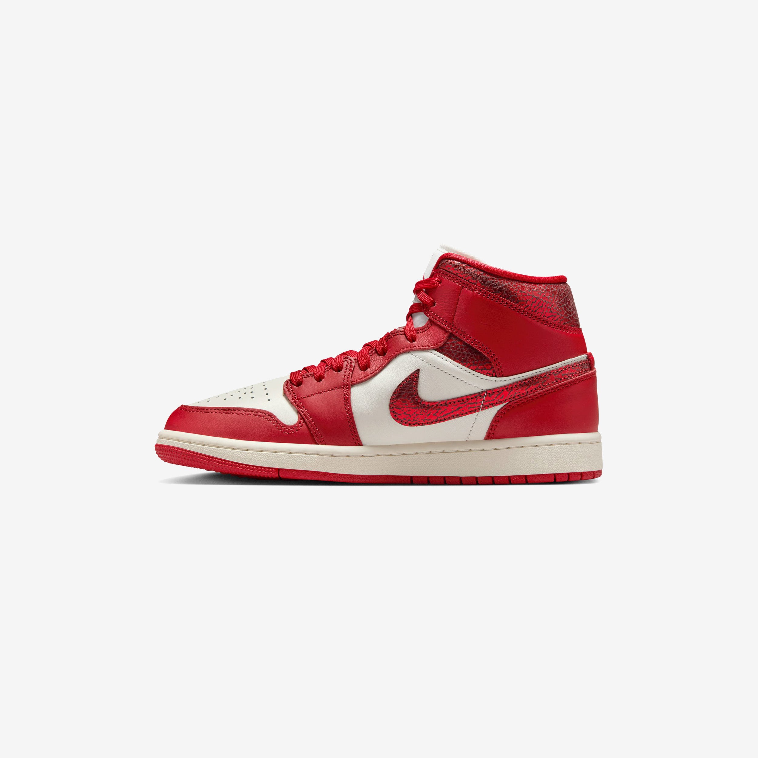 Wmns Air Jordan 1 Mid SE