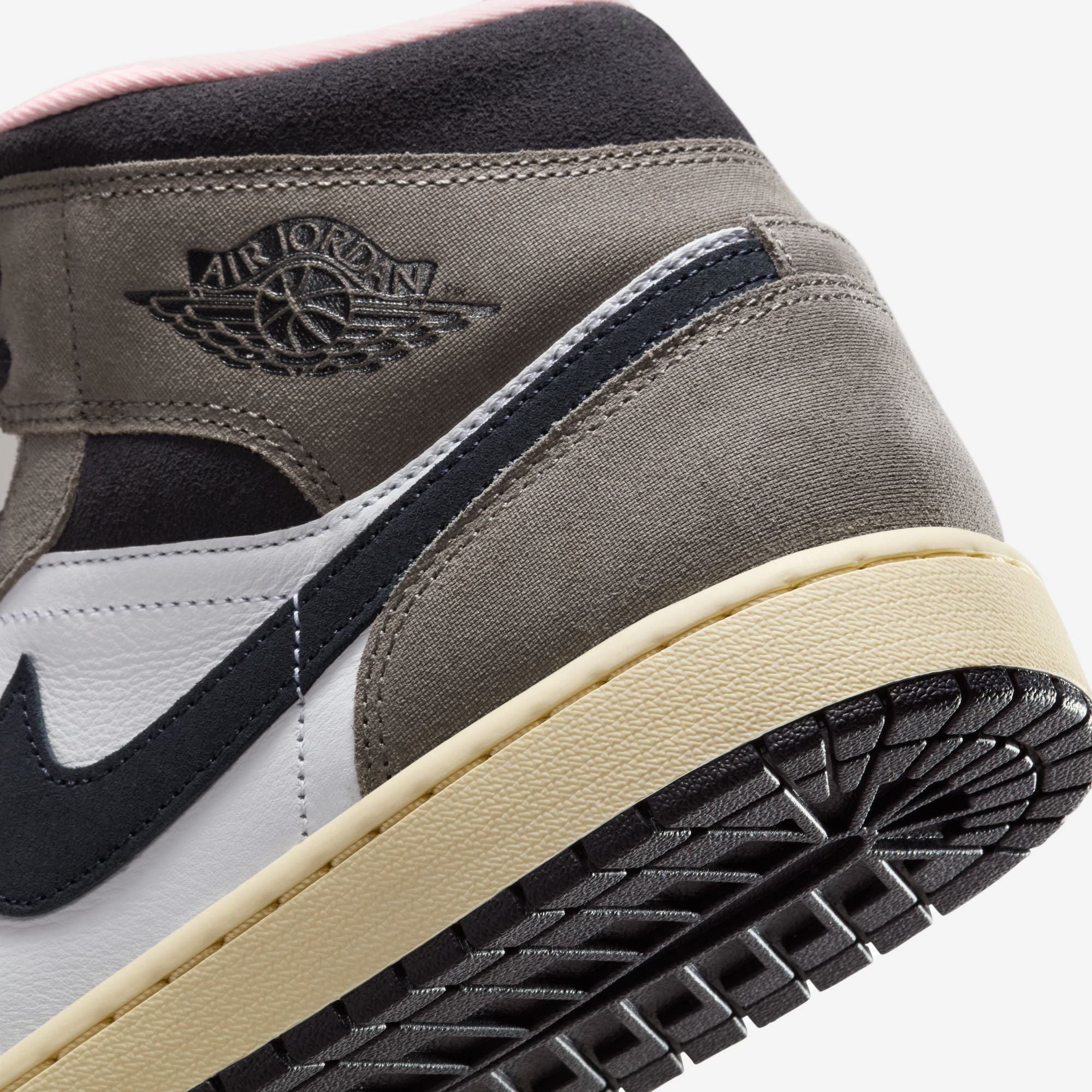Air Jordan 1 Mid SE