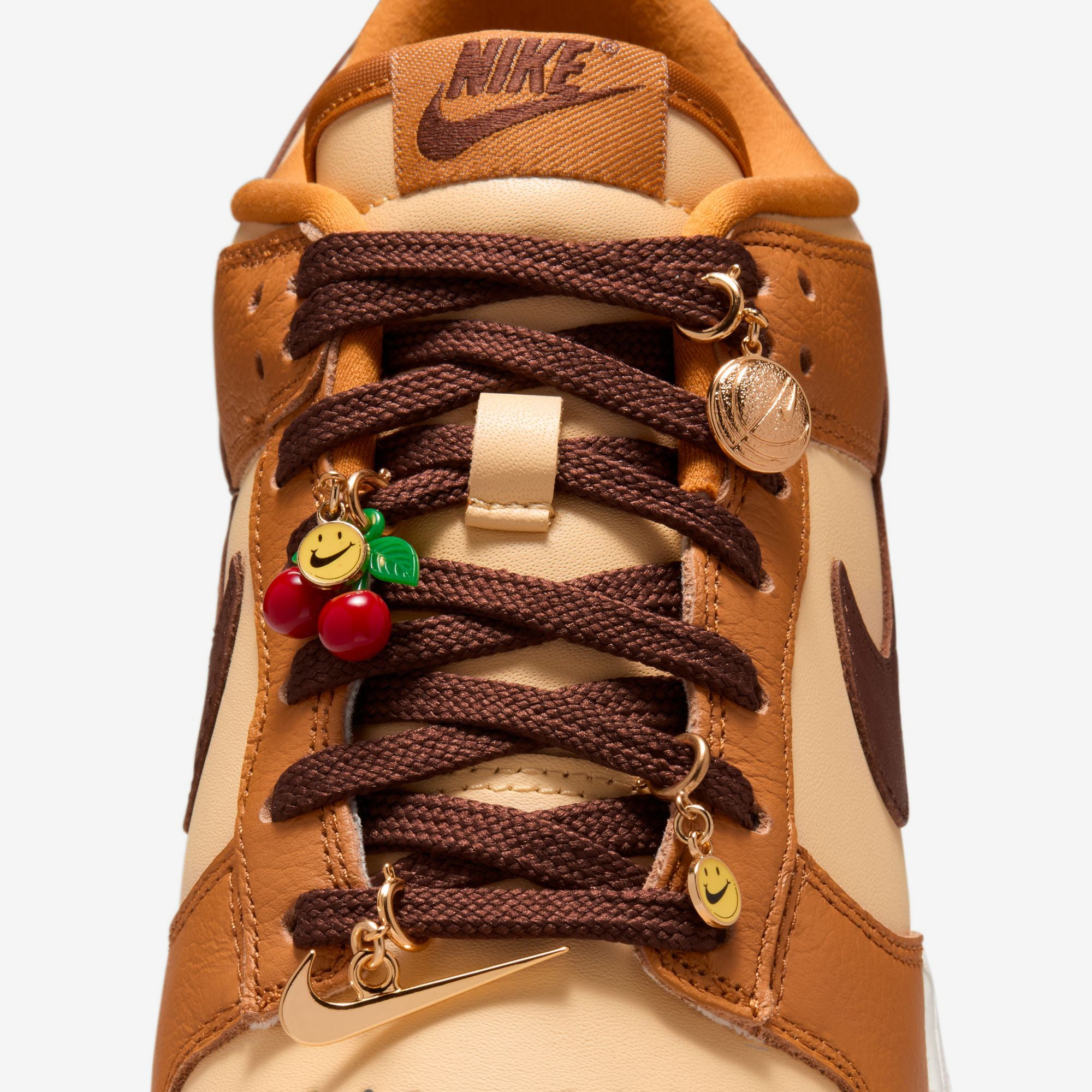 Dunk Low SE