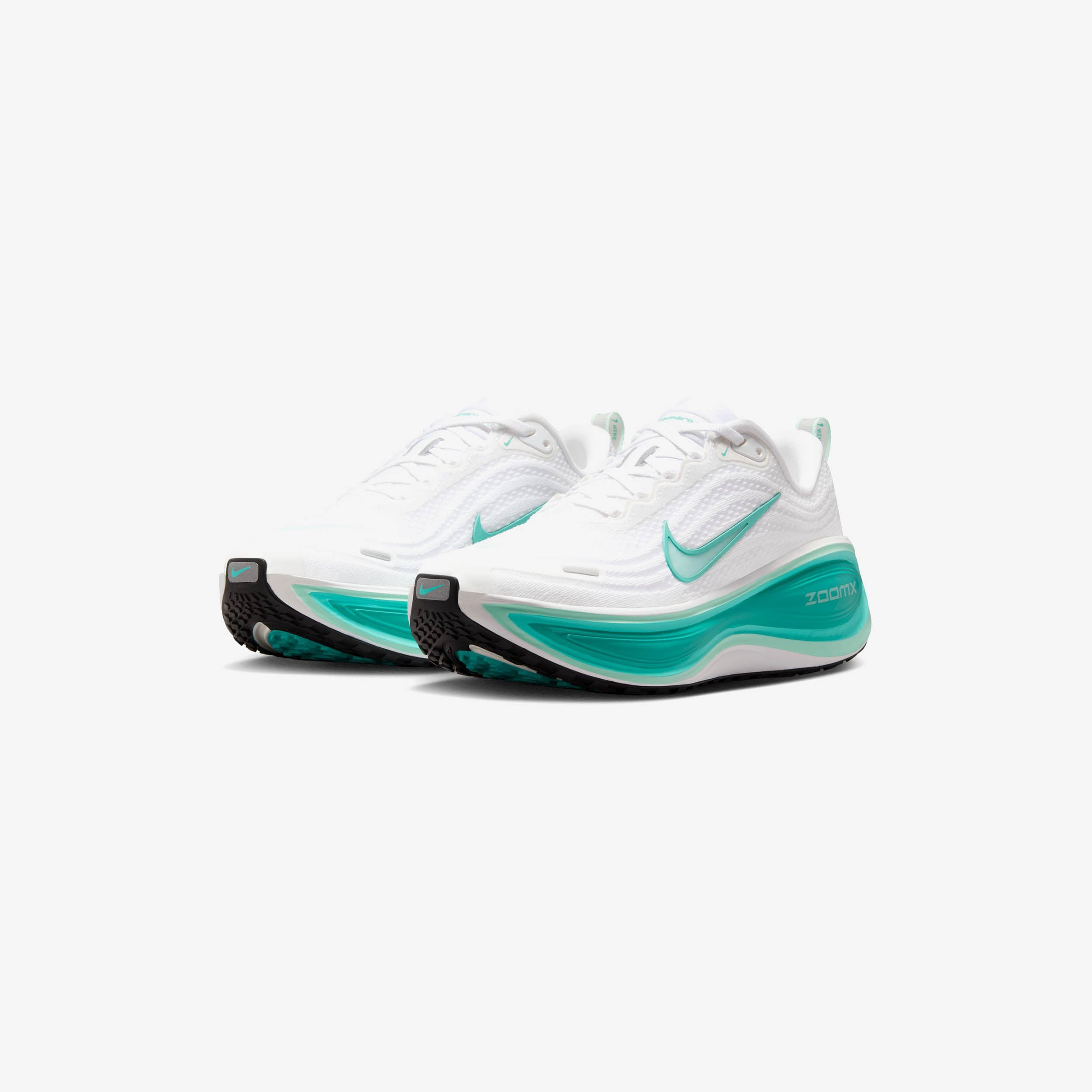 Wmns Vomero Plus