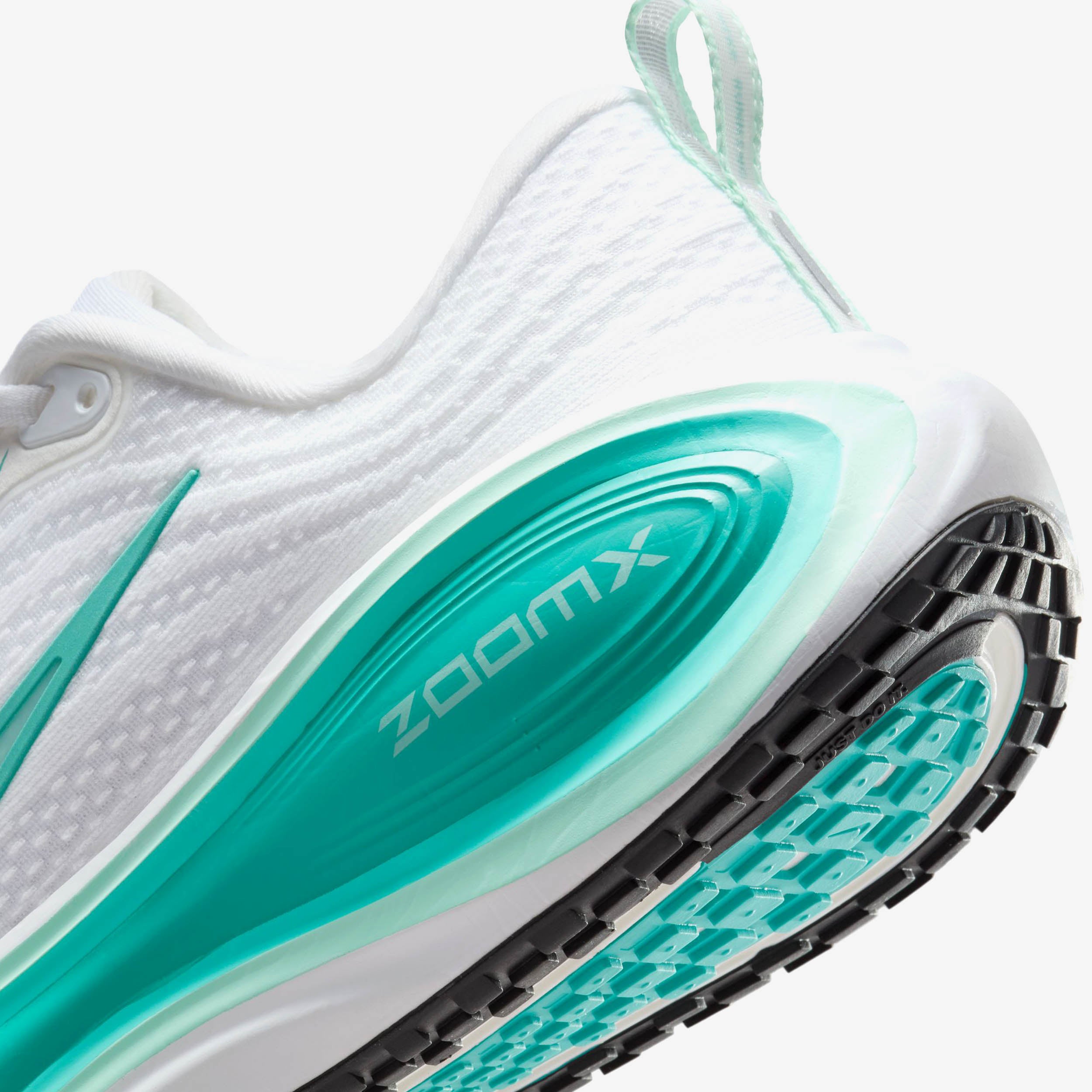 Wmns Vomero Plus