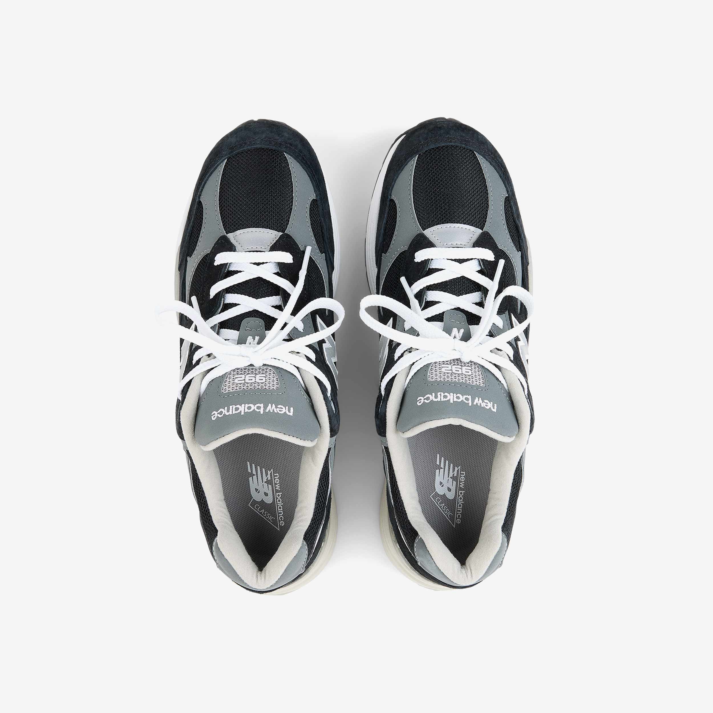 992