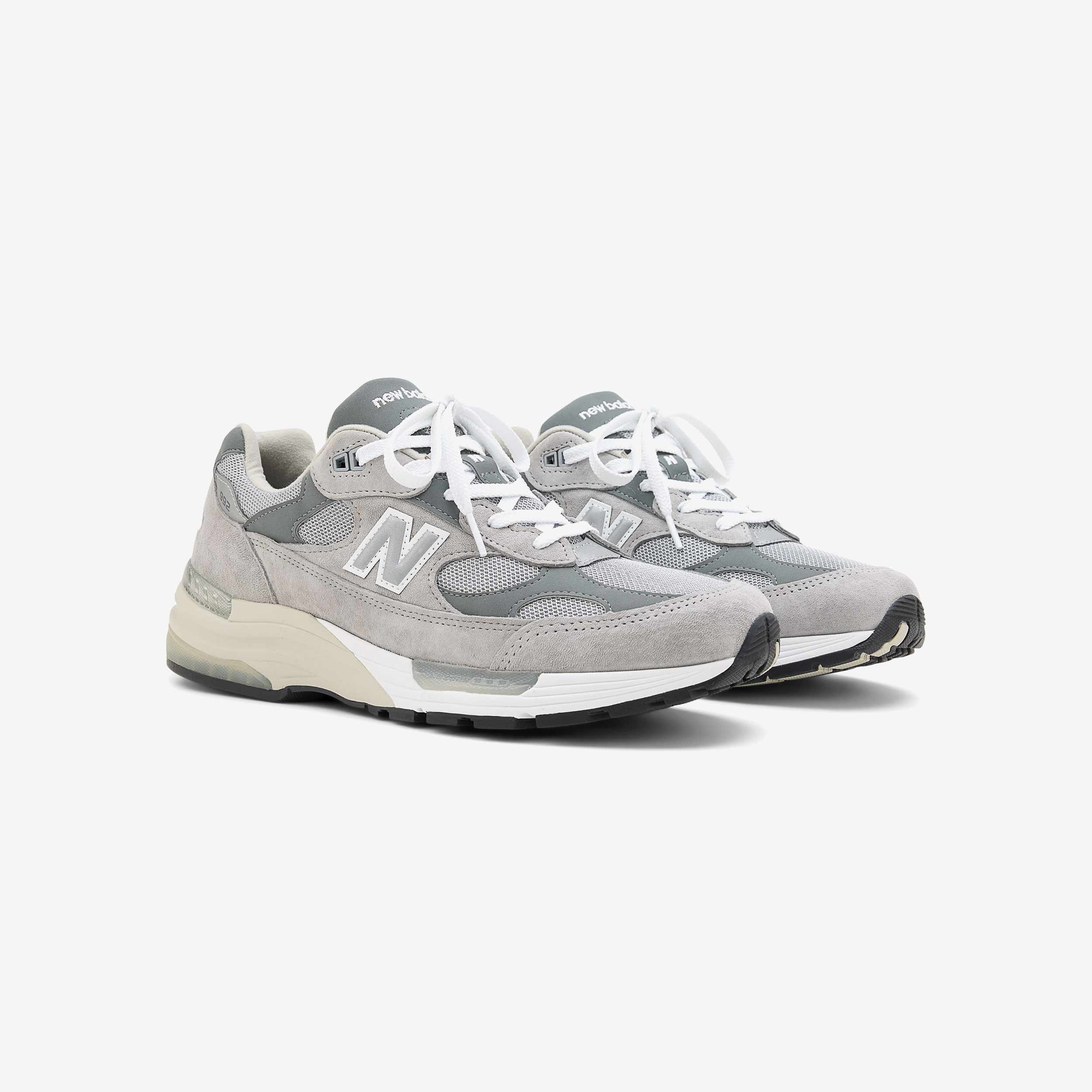992